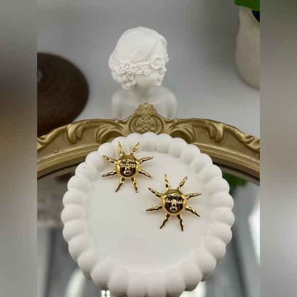 Gold Sun Face Statement Earrings – Artistic Celestial Jewelry - Picture 4 of 5